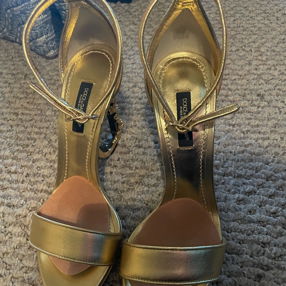 Dolce & Gabbana Gold D&G heels